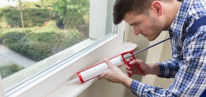 Sealing a window frame with silicone sealant