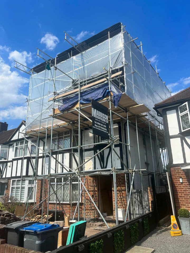 Temporary roofing scaffold in London